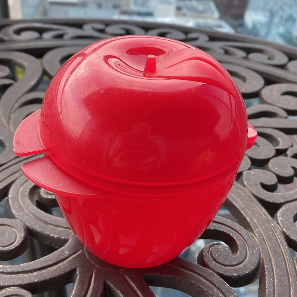 TUPPERWARE - Red Apple Keeper Container - Picture 8 of 9